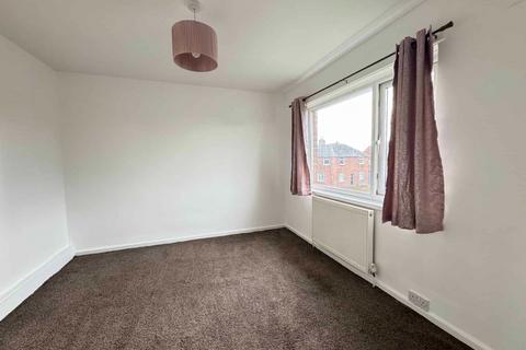 3 bedroom semi-detached house to rent, Ilford Road, Wallsend.  NE28 0LU