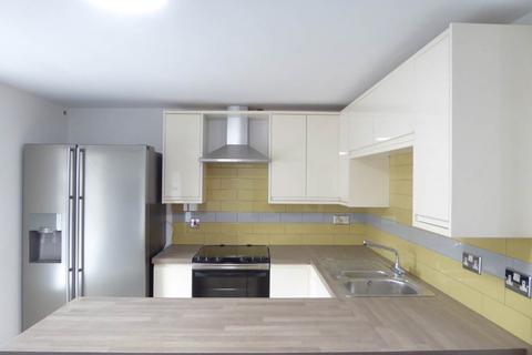 6 bedroom house to rent, Stile Common Road, Huddersfield HD4