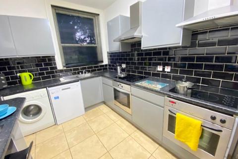 6 bedroom house to rent, Belmont Street, Huddersfield HD1