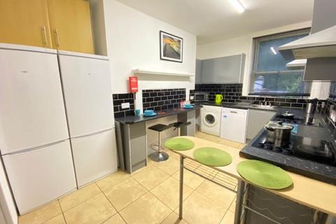 6 bedroom house to rent, Belmont Street, Huddersfield HD1