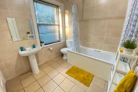 6 bedroom house to rent, Belmont Street, Huddersfield HD1