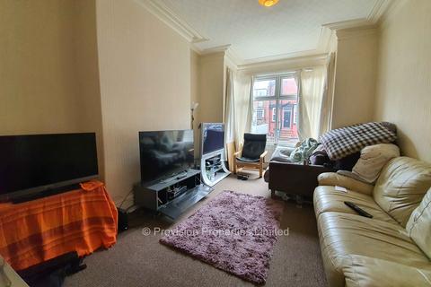 4 bedroom terraced house to rent, Beechwood View, Burley LS4