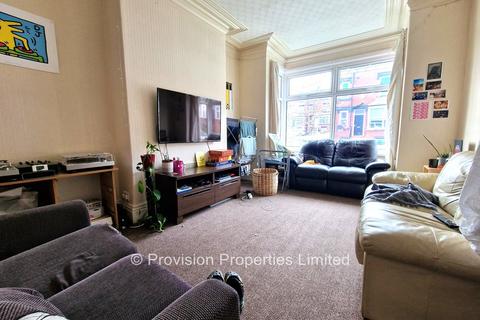 4 bedroom terraced house to rent, Beechwood View, Burley LS4