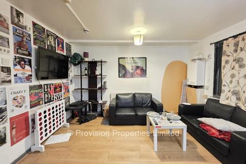 3 bedroom flat to rent, Regent Terrace, Hyde Park LS6