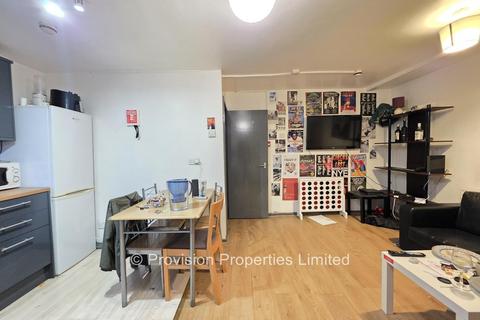 3 bedroom flat to rent, Regent Terrace, Hyde Park LS6