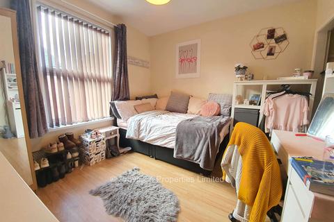 2 bedroom terraced house to rent, Thornville Terrace, Hyde Park LS6