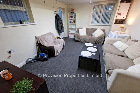 3 bedroom flat to rent, Cardigan Road, Headingley LS6