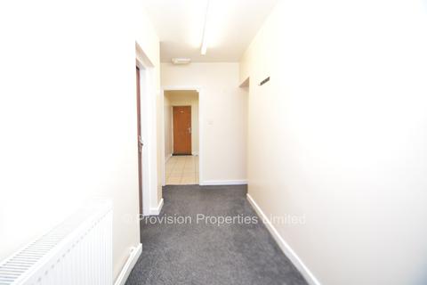 3 bedroom flat to rent, Cardigan Road, Headingley LS6