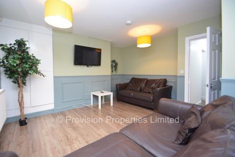 6 bedroom terraced house to rent, Ridgeway Terrace, Woodhouse LS6