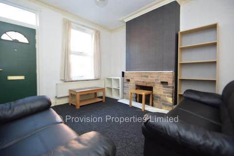 2 bedroom terraced house to rent, Carberry Terrace, Hyde Park LS6