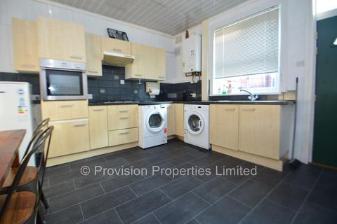 2 bedroom terraced house to rent, Carberry Terrace, Hyde Park LS6