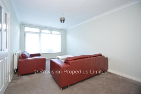 2 bedroom flat to rent, Foxhill Court, Weetwood LS16