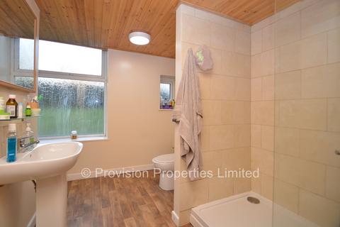 1 bedroom flat to rent, Cliff Road, Woodhouse LS6