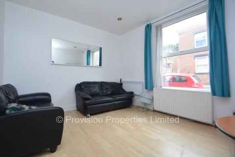 4 bedroom end of terrace house to rent, Harold Grove, Hyde Park LS6