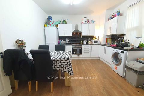 4 bedroom terraced house to rent, Newport Gardens, Headingley LS6