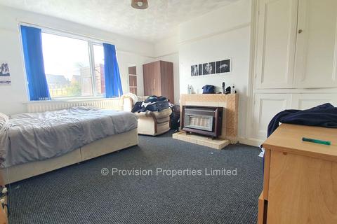 3 bedroom terraced house to rent, Hessle Avenue, Hyde Park LS6