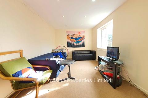 3 bedroom end of terrace house to rent - St Michaels Lane, Headingley LS6
