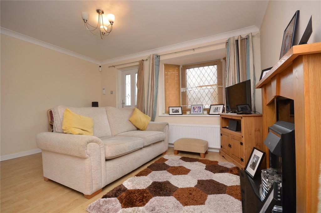 Leeds Road, Kippax, Leeds, West Yorkshire 2 bed end of terrace house