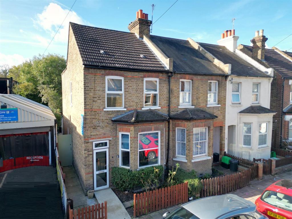 Meadow Road, Shortlands, Bromley, BR2 2 bed end of terrace house for
