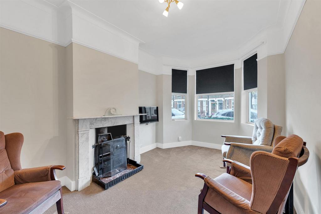 Meadow Road, Shortlands, Bromley, BR2 2 bed end of terrace house for