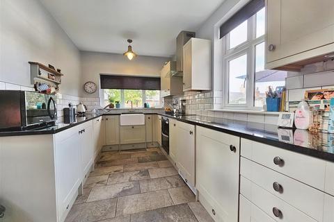 3 bedroom detached house for sale - Westcotes Drive, Leicester