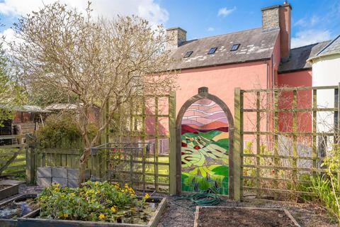 5 bedroom end of terrace house for sale, King Street, Laugharne, Carmarthen