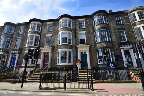 Studio to rent, York Place, Scarborough YO11