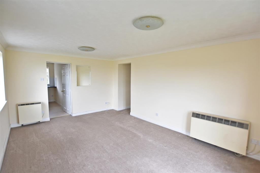Green Howards Drive, Scarborough YO12 2 bed apartment £700 pcm (£162 pw)