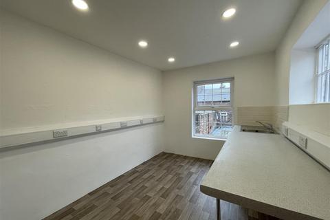 Property to rent, Huntriss Row, Scarborough YO11