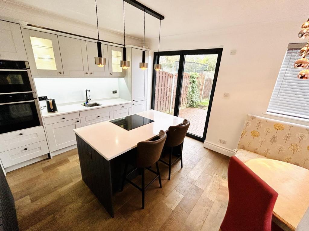 Kitchen 1.JPG