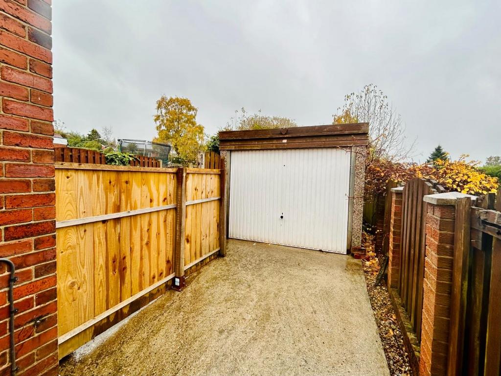 Garage.JPG