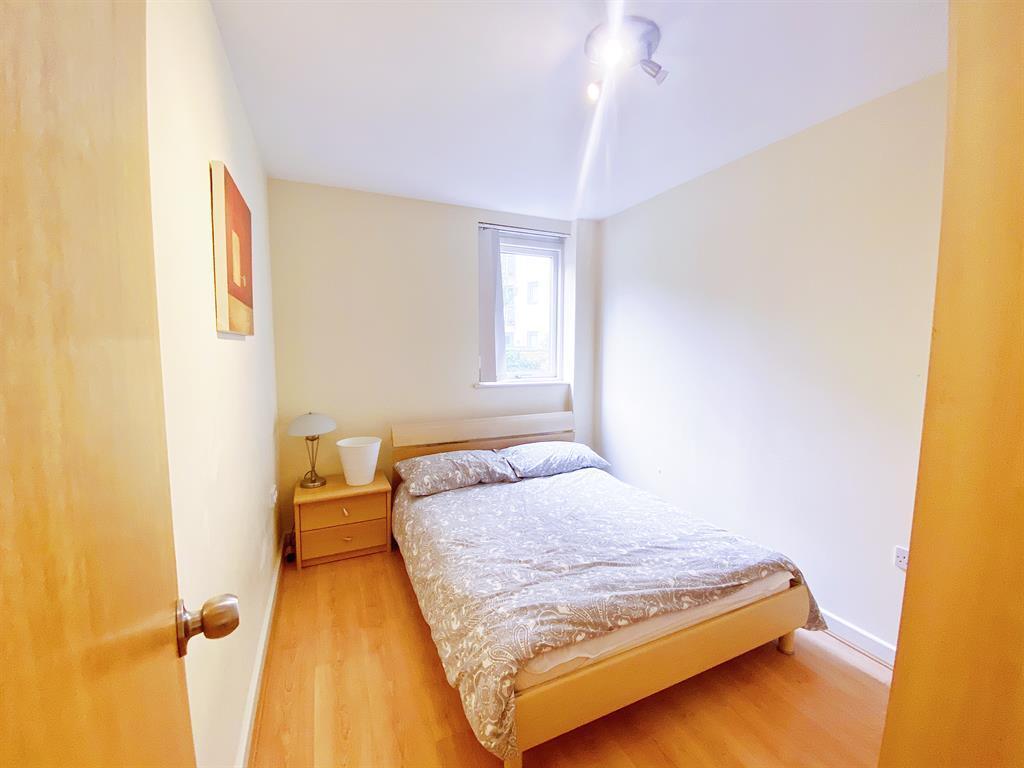 The Helmsley, Aspect 14, Elmwood Lane, Leeds 2 bed flat to rent £