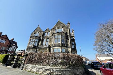 3 bedroom penthouse for sale, Belvedere Road, Scarborough YO11