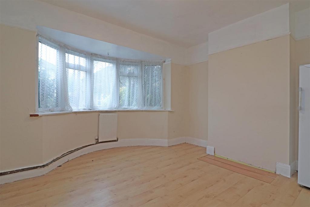 Shirley Avenue, Redhill 3 bed semidetached house for sale £425,000