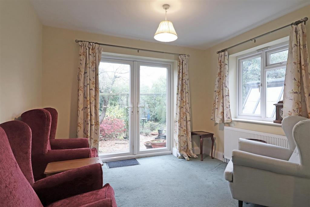 Shirley Avenue, Redhill 3 bed semidetached house for sale £425,000