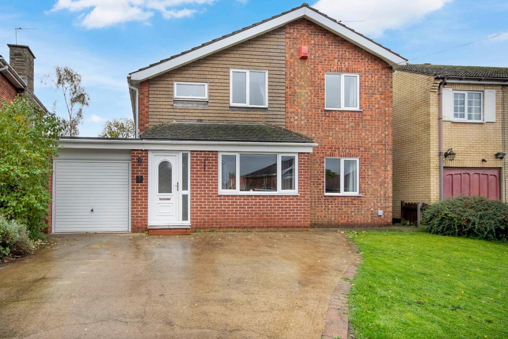 Minster Road, Misterton, Doncaster, DN10 4AW 3 bed detached house for