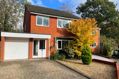 11 Cedar Mount, Lyndhurst, SO43 7ED