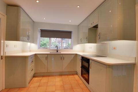 11 Cedar Mount, Lyndhurst, SO43 7ED