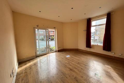127 Cliff Road, Hornsea, HU18 1JB