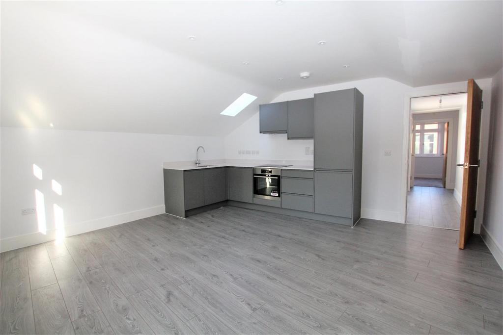 Ansell Road, Dorking 2 bed property to rent £1,300 pcm (£300 pw)