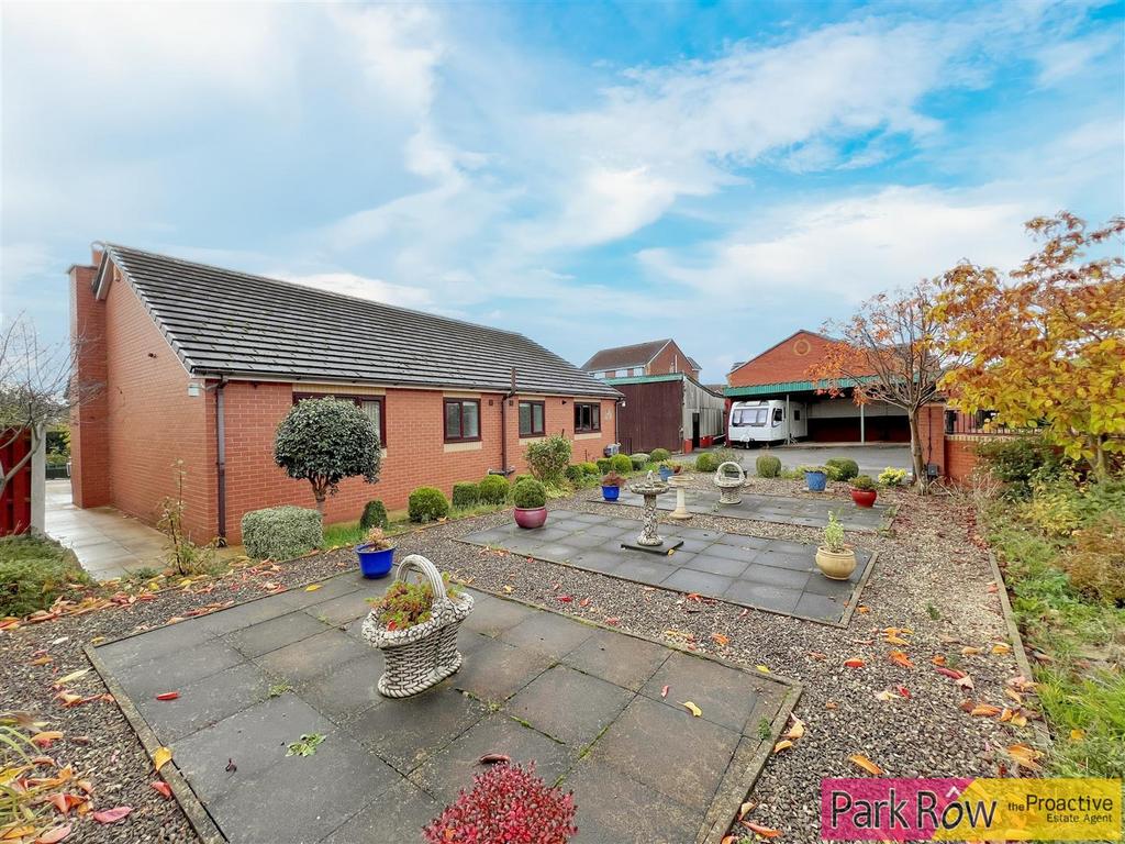 Whinney Lane, Streethouse, Pontefract 3 bed detached bungalow for sale