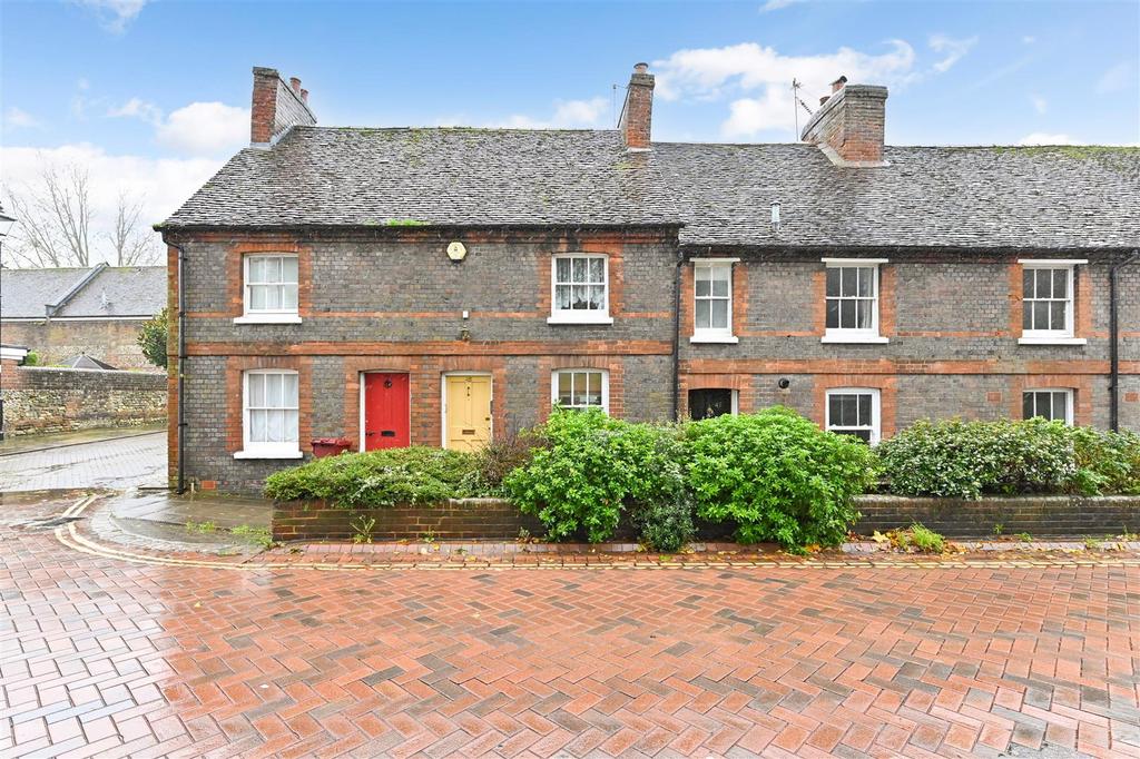 Westgate, Chichester 2 bed terraced house for sale £405,000