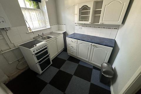 10 Low Green, Bradford, BD7 3LU