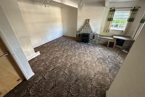 10 Low Green, Bradford, BD7 3LU