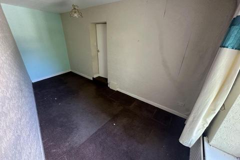 10 Low Green, Bradford, BD7 3LU