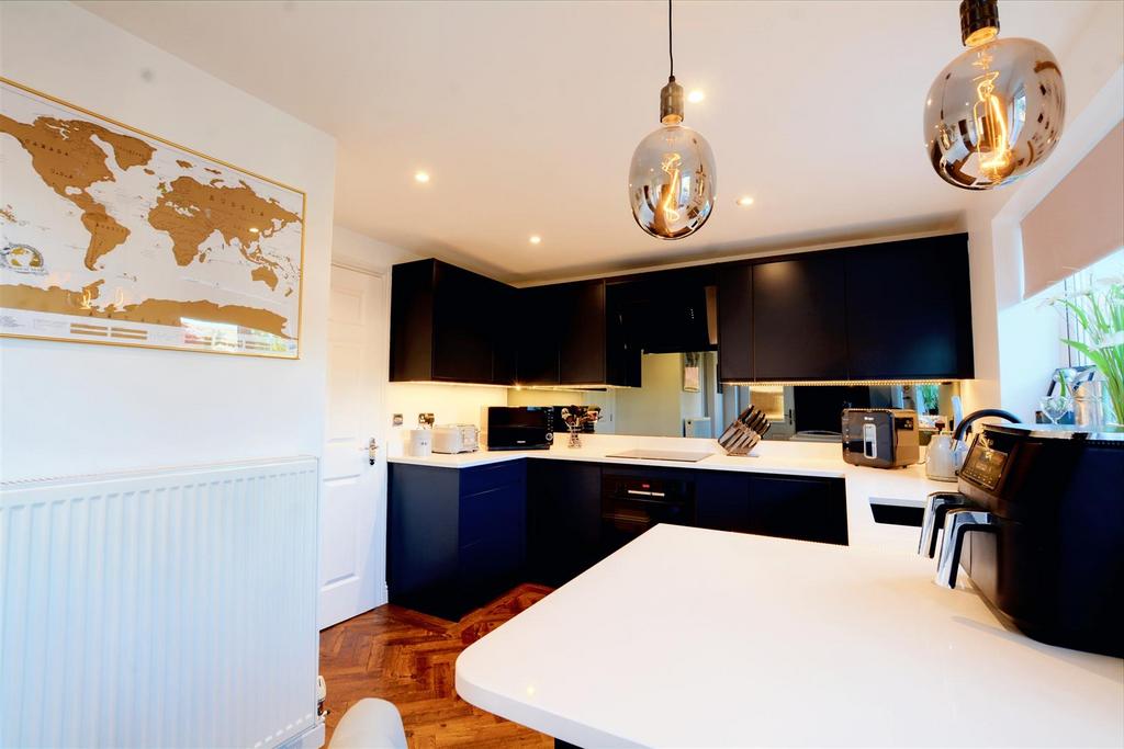 Kitchen  (5).jpeg