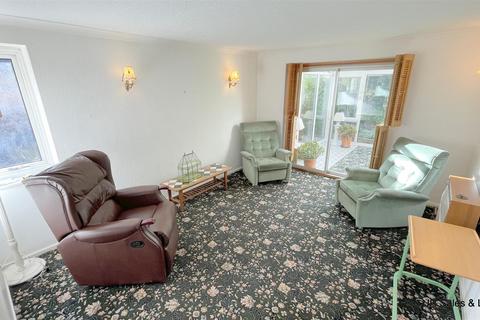 55 Brookside Crescent, Cuffley, Potters Bar, EN6 4QP
