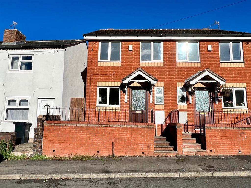 Cemetery Road, Stourbridge, DY9 8AL 2 bed semidetached house for sale