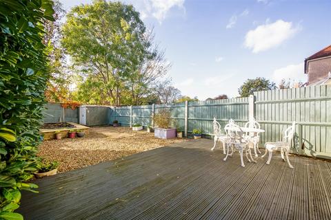 7 Wimborne Way, Beckenham, BR3 4DJ