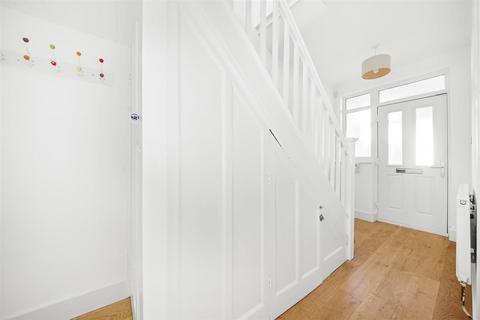 7 Wimborne Way, Beckenham, BR3 4DJ